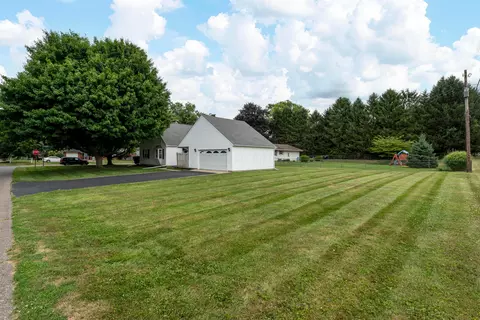 Exterior - 80 Greer Dr E, Newark, OH 43055 photo 9 of 9