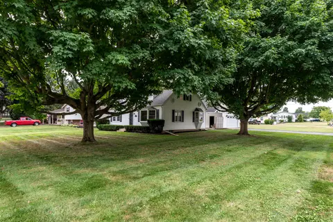 Exterior - 80 Greer Dr E, Newark, OH 43055 photo 5 of 9