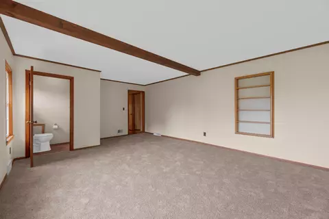 Living - 80 Greer Dr E, Newark, OH 43055 photo 10 of 11