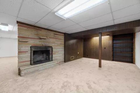 Living - 80 Greer Dr E, Newark, OH 43055 photo 11 of 11