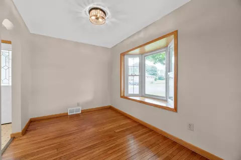 Living - 80 Greer Dr E, Newark, OH 43055 photo 1 of 11