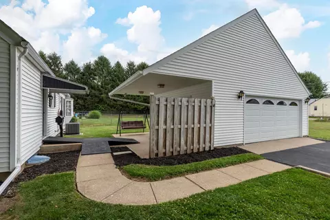 Exterior - 80 Greer Dr E, Newark, OH 43055 photo 3 of 9