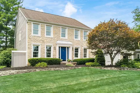 4483 Donegal Cliffs Dr, Dublin, OH 43017