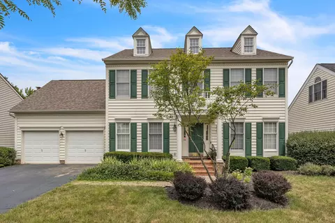 6916 Harlan Sq, New Albany, OH 43054