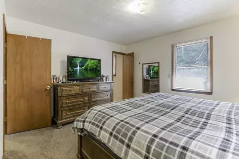 Bedroom - 33253 Till Rd, Logan, OH 43138 photo 5 of 5