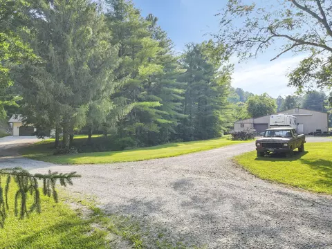 Exterior - 33253 Till Rd, Logan, OH 43138 photo 20 of 21