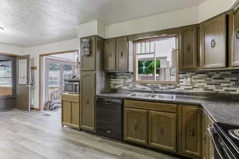 Kitchen - 33253 Till Rd, Logan, OH 43138 photo 2 of 3