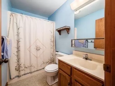 Bath - 244 Clark Dr, Circleville, OH 43113 photo 1 of 5