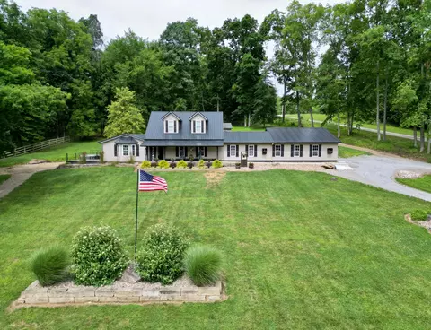 7905 Baker Rd, Frazeysburg, OH 43822