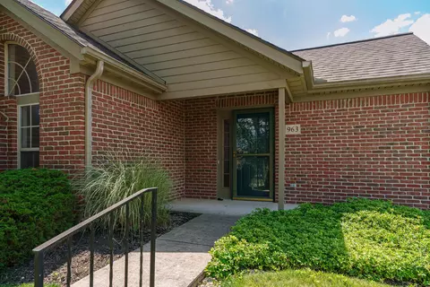 963 Willow Bluff Dr, Columbus, OH 43235