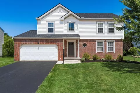 107 Spring Brook Ct, Pataskala, OH 43062