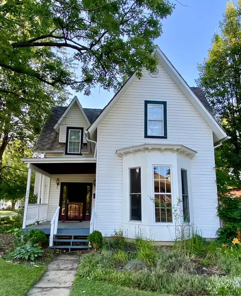 332 W 8th St, Marysville, OH 43040