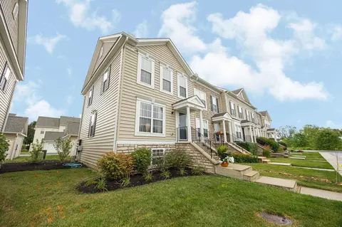 5936 Bridgehampton Dr #64, New Albany, OH 43054