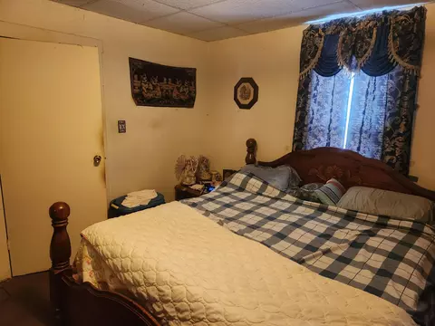 Bedroom - 242 E 2nd St, Logan, OH 43138 photo 3 of 4
