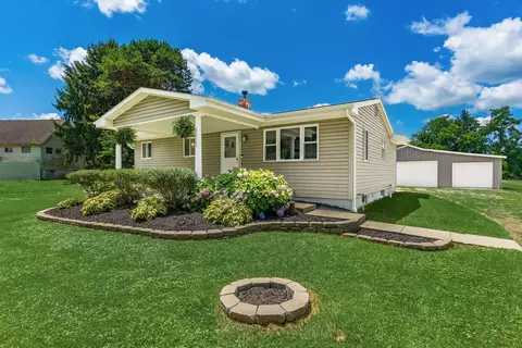 8825 Croton Rd, Johnstown, OH 43031