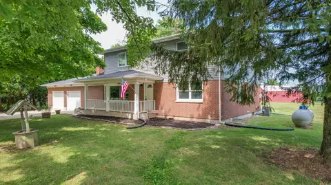 2695 E Possum Rd, Springfield, OH 45502