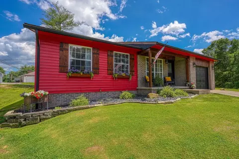 136 Maple Ave, Jackson, OH 45640 photo 3