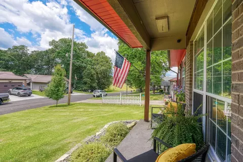 136 Maple Ave, Jackson, OH 45640 photo 5