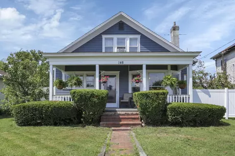 148 W 3rd St, Frazeysburg, OH 43822