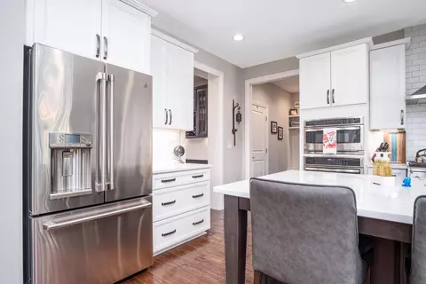 Kitchen - 8294 Timble Falls Dr, Dublin, OH 43016 photo 2 of 4