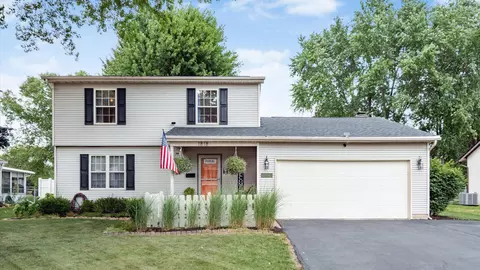 1818 Lakeview Dr, Newark, OH 43055