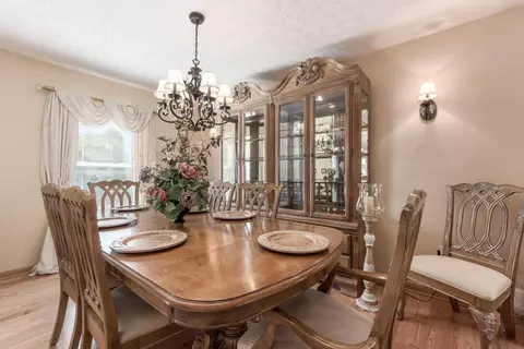 Dining - 87 Brooksedge Dr E, Pataskala, OH 43062 photo 1 of 2