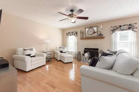 Living - 87 Brooksedge Dr E, Pataskala, OH 43062 photo 3 of 3