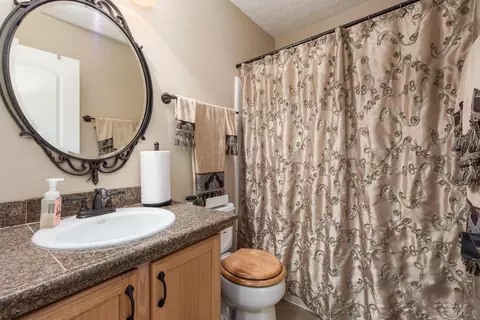 Bath - 87 Brooksedge Dr E, Pataskala, OH 43062 photo 3 of 3