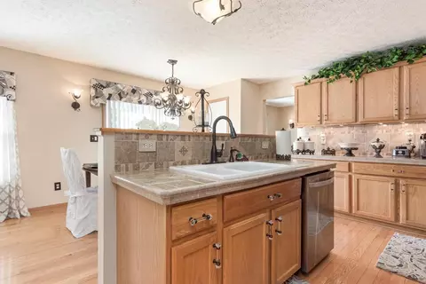 Kitchen - 87 Brooksedge Dr E, Pataskala, OH 43062 photo 2 of 4
