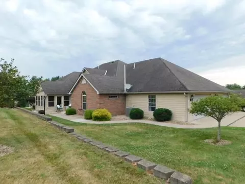 533 Edgehill Cir, Logan, OH 43138