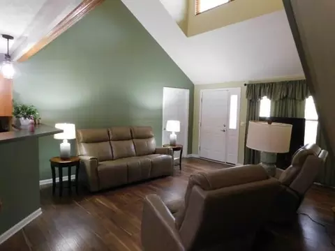 533 Edgehill Cir, Logan, OH 43138 photo 3