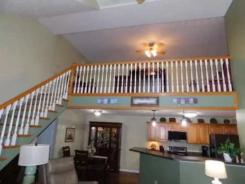 533 Edgehill Cir, Logan, OH 43138 photo 8