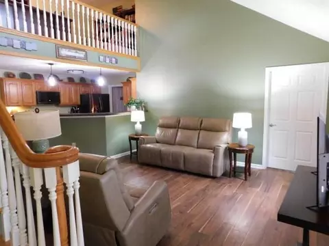 533 Edgehill Cir, Logan, OH 43138 photo 4