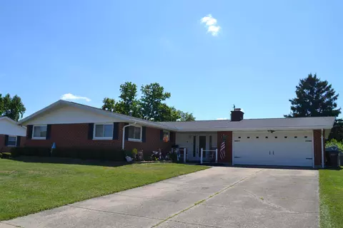 499 Rising Hill Dr, Fairborn, OH 45324