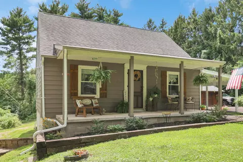 711 Rainbow Dr NW, Lancaster, OH 43130