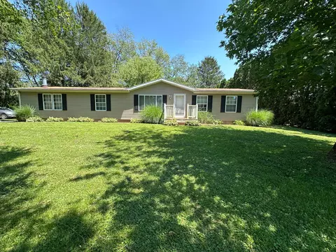 4125 Roadayle Dr, Roseville, OH 43777