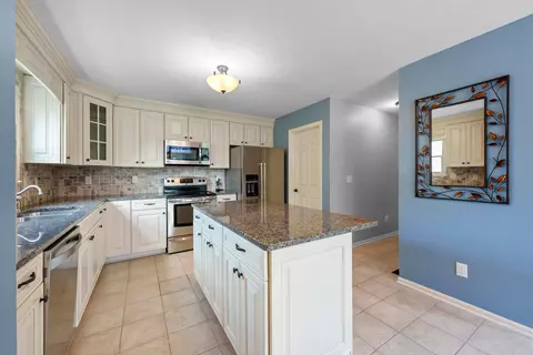 Kitchen - 2860 Jericho Pl, Delaware, OH 43015 photo 1 of 4