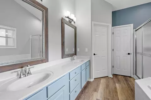 Bath - 2860 Jericho Pl, Delaware, OH 43015 photo 2 of 5