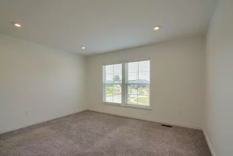 Bedroom - 832 Pathlow Dr, Pickerington, OH 43147 photo 3 of 7