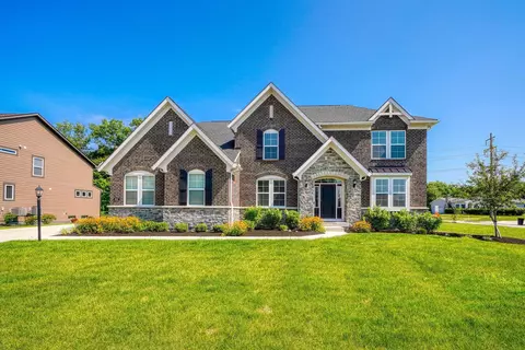 Exterior - 832 Pathlow Dr, Pickerington, OH 43147 photo 2 of 14