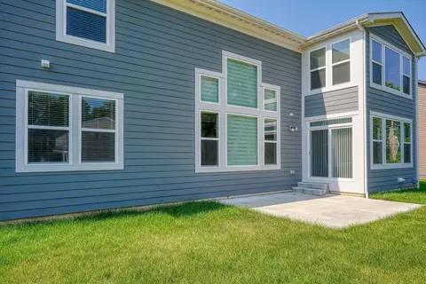 Exterior - 832 Pathlow Dr, Pickerington, OH 43147 photo 10 of 14