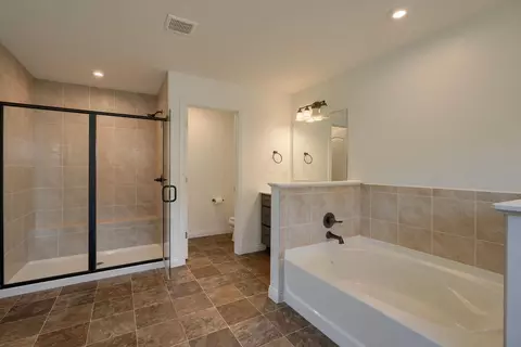 Bath - 832 Pathlow Dr, Pickerington, OH 43147 photo 4 of 4