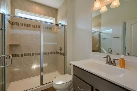 Bath - 832 Pathlow Dr, Pickerington, OH 43147 photo 1 of 4