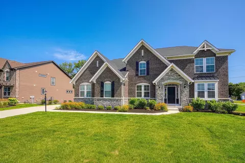 Exterior - 832 Pathlow Dr, Pickerington, OH 43147 photo 5 of 14