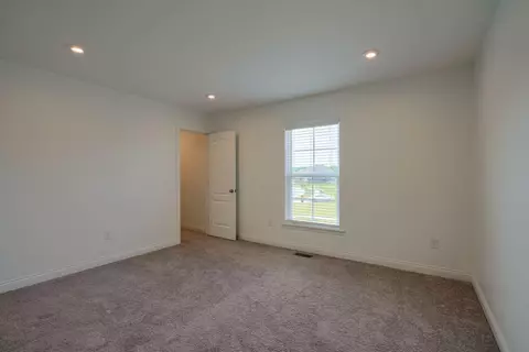 Bedroom - 832 Pathlow Dr, Pickerington, OH 43147 photo 7 of 7