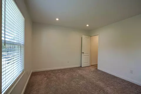 Bedroom - 832 Pathlow Dr, Pickerington, OH 43147 photo 6 of 7