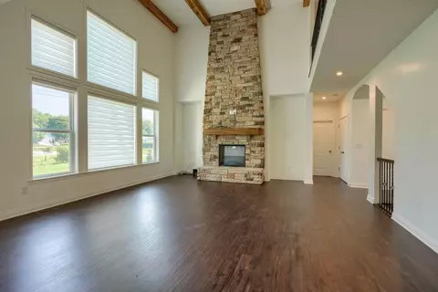 Living - 832 Pathlow Dr, Pickerington, OH 43147 photo 3 of 12