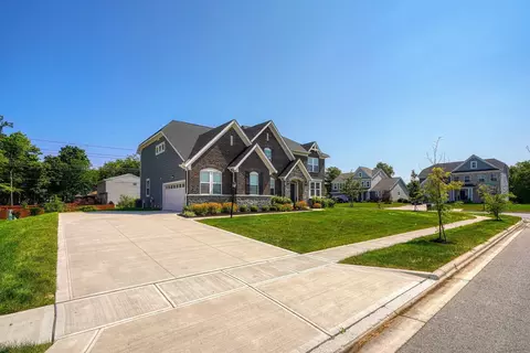 Exterior - 832 Pathlow Dr, Pickerington, OH 43147 photo 14 of 14