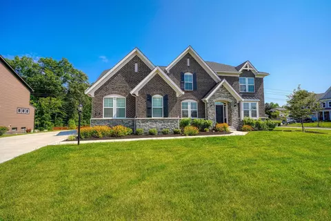Exterior - 832 Pathlow Dr, Pickerington, OH 43147 photo 3 of 14