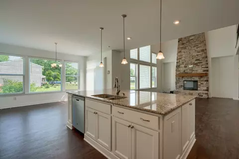 Kitchen - 832 Pathlow Dr, Pickerington, OH 43147 photo 6 of 6